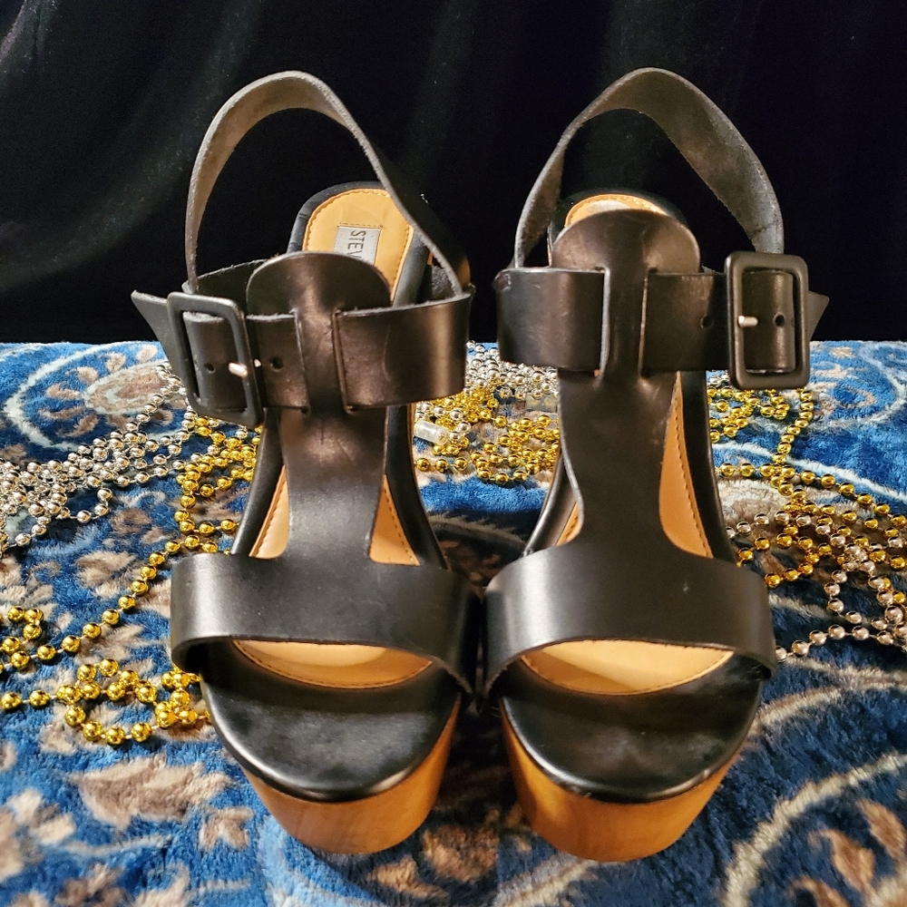 Black size 7 Steve Maden Wedge Sandals